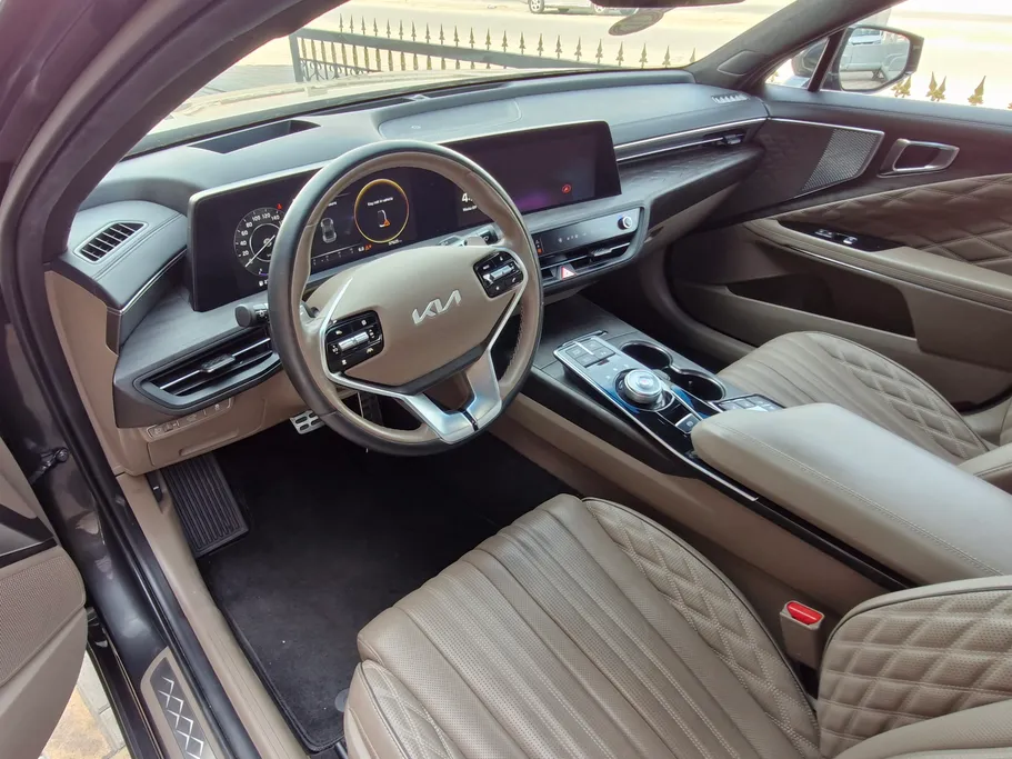 2023 Kia K8 EX 