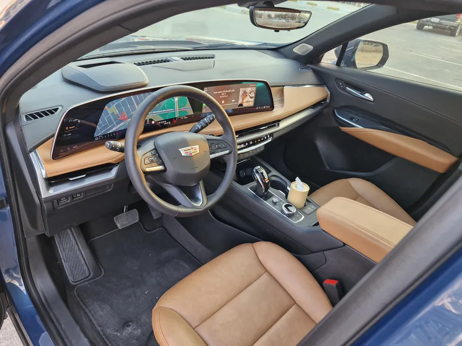 كاديلاك اكس تي 4  2025 