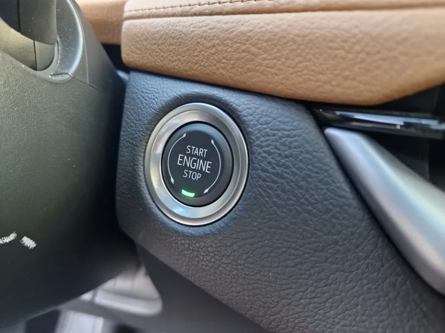 كاديلاك اكس تي 4  2025 