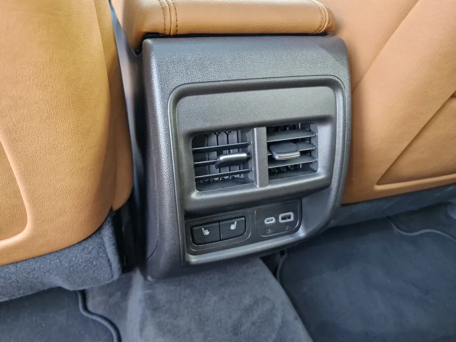 كاديلاك اكس تي 4  2025 