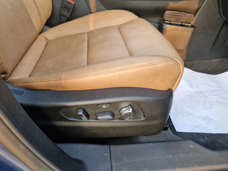 كاديلاك اكس تي 4  2025 