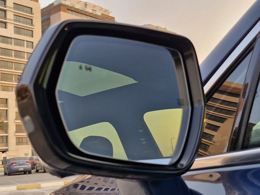 كاديلاك اكس تي 4  2025 