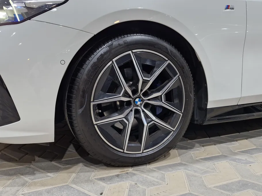 2024 BMW 5 Series 520i 