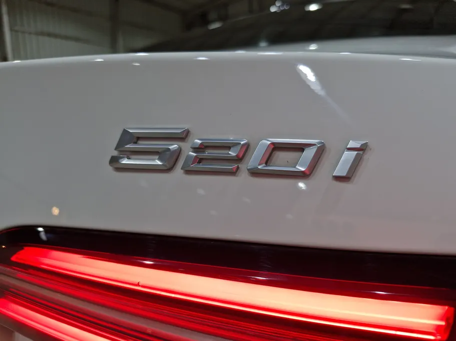 2024 BMW 5 Series 520i 