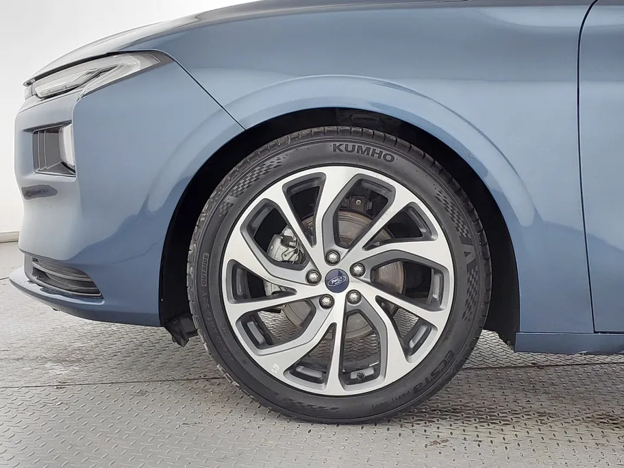 فورد تورس تيتانيوم الإصدار الجديد 2023 