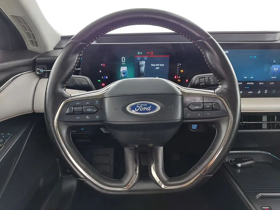 فورد تورس تيتانيوم الإصدار الجديد 2023 