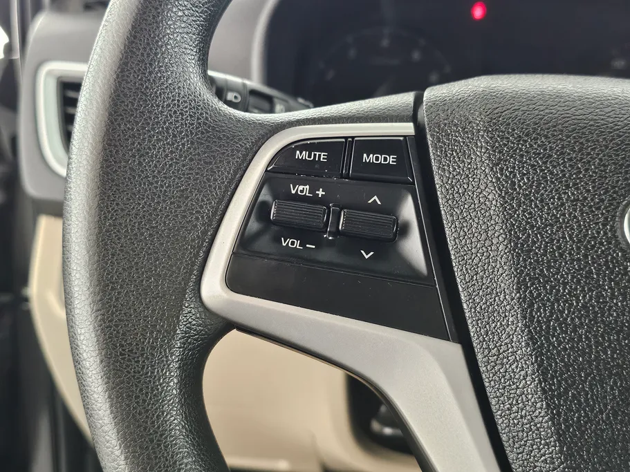 هيونداي اكسنت سمارت 2023 