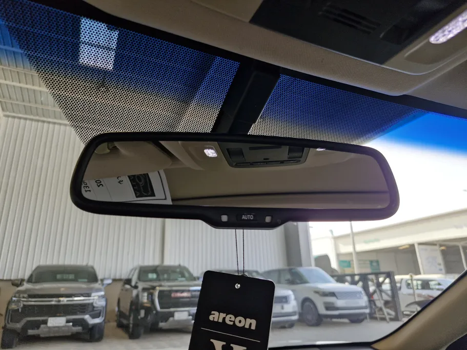 2020 Toyota Camry  SE plus 