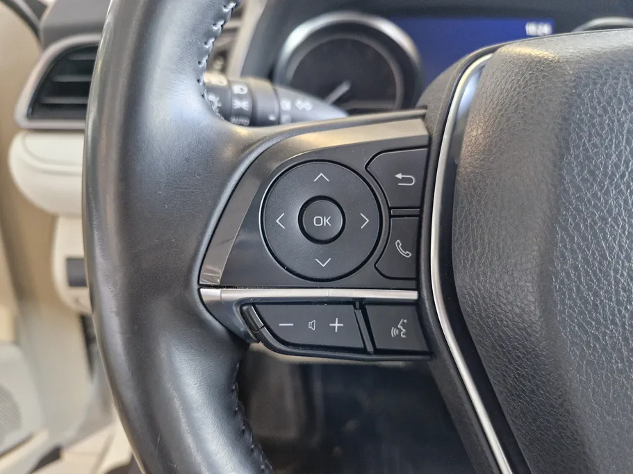 2020 Toyota Camry  SE plus 