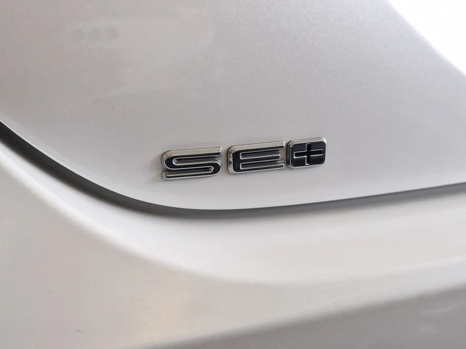 2020 Toyota Camry  SE plus 