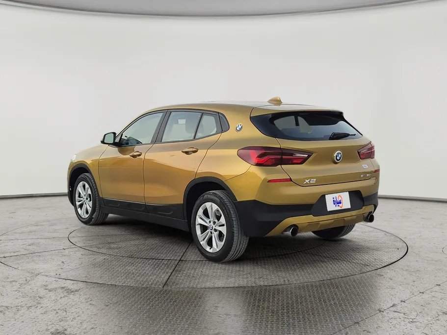 بي ام دبليو الفئة اكس 2 xDrive 20i 2022 