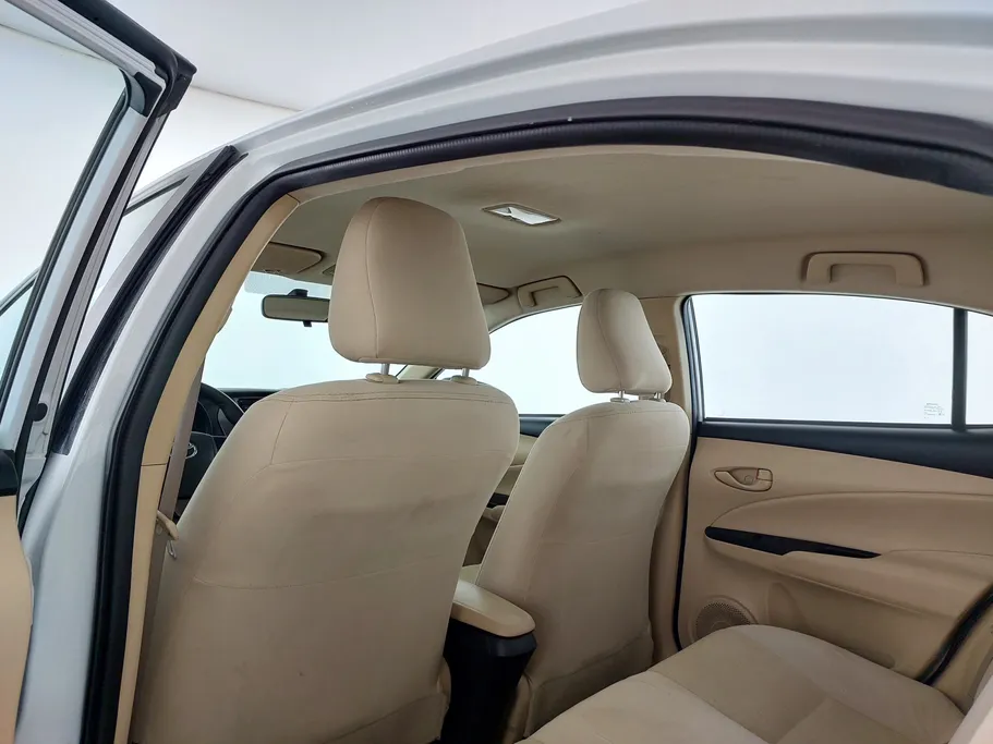 تويوتا يارس Y 2022 