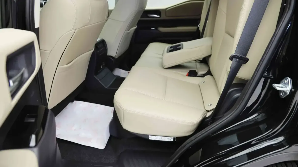 تويوتا برادو TXL3 2026 