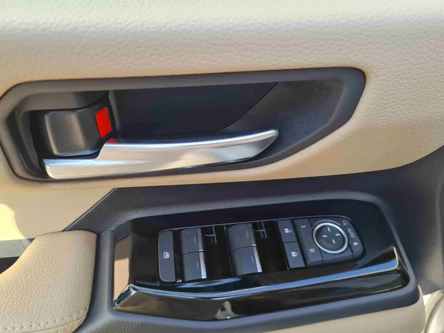 تويوتا برادو TXL3 2026 