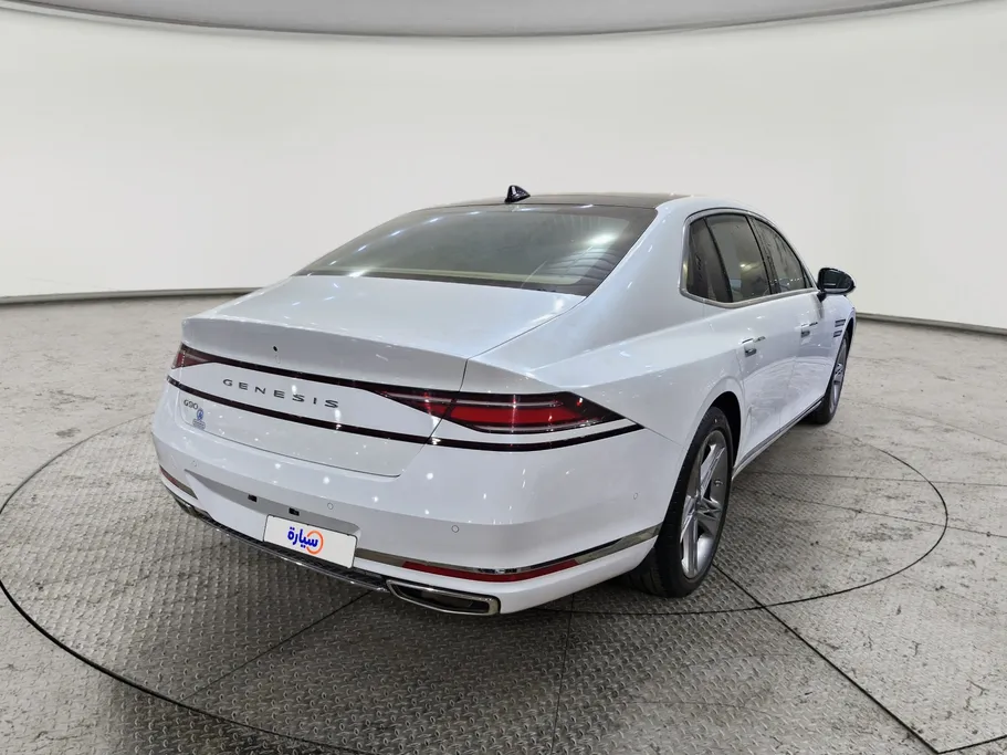 جينيسيس G90 Royal 2025 