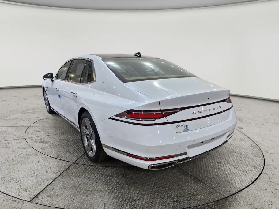 جينيسيس G90 Royal 2025 