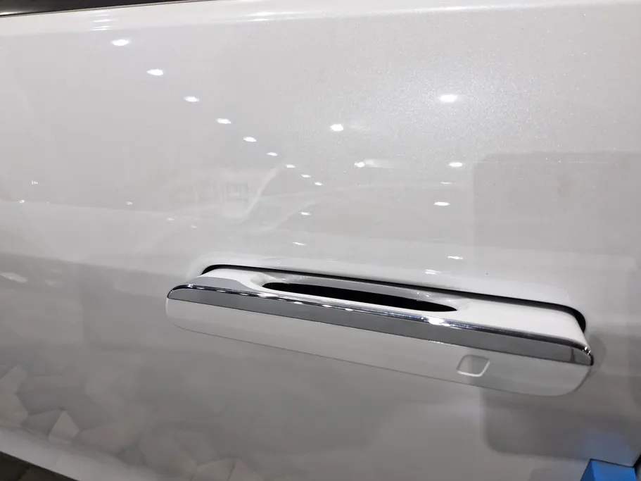 جينيسيس G90 Royal 2025 