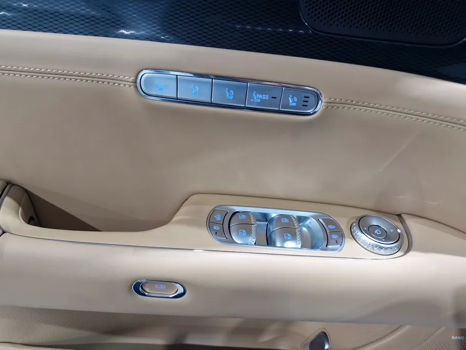 جينيسيس G90 Royal 2025 