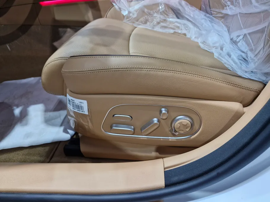 جينيسيس G90 Royal 2025 