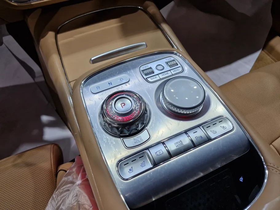 جينيسيس G90 Royal 2025 