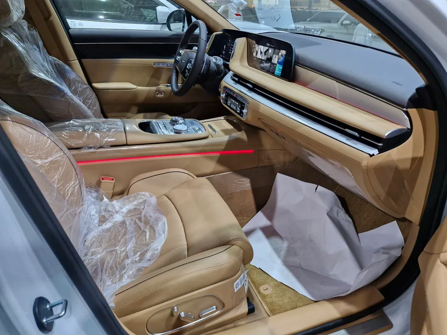 جينيسيس G90 Royal 2025 