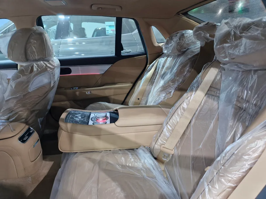 جينيسيس G90 Royal 2025 