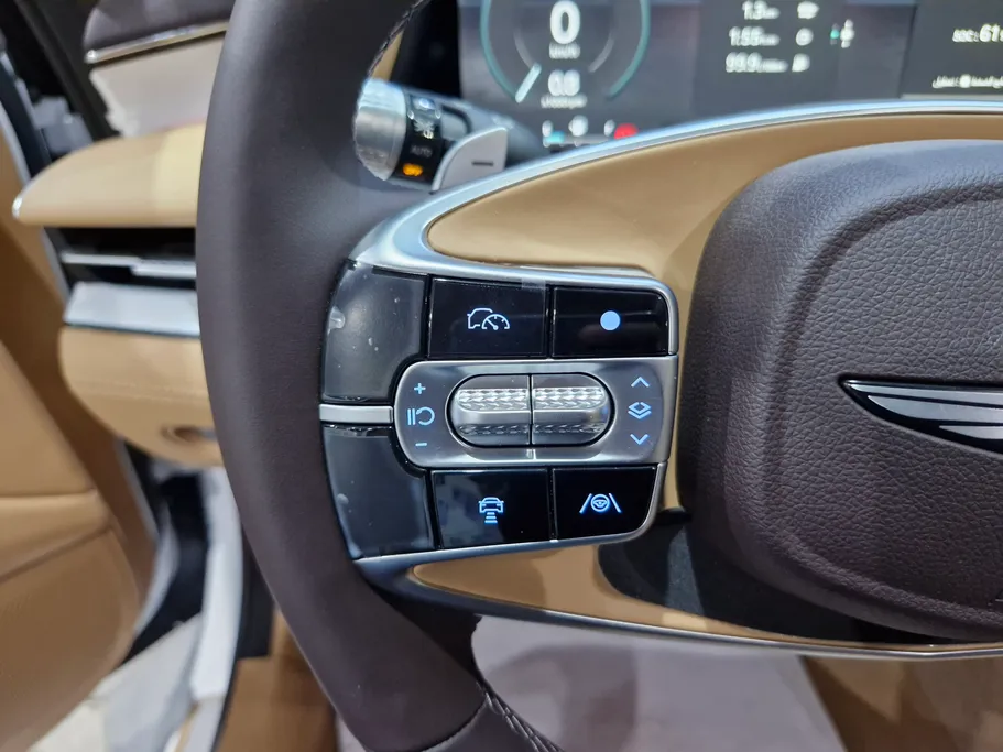 جينيسيس G90 Royal 2025 