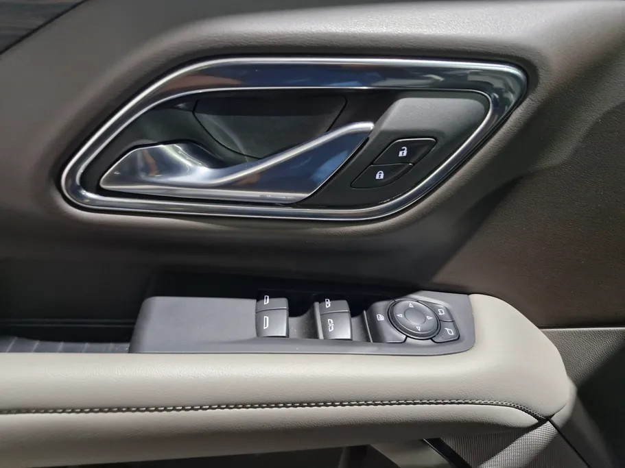 2023 Chevrolet Suburban LS 