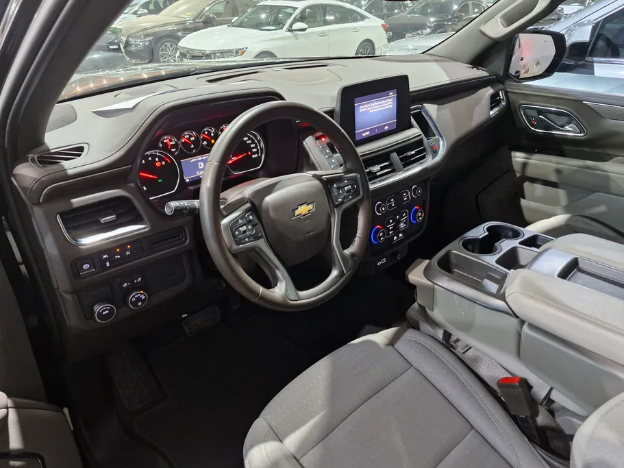 2023 Chevrolet Suburban LS 