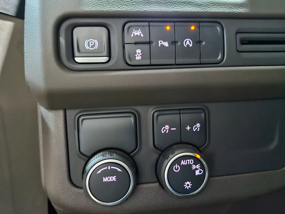 2023 Chevrolet Suburban LS 