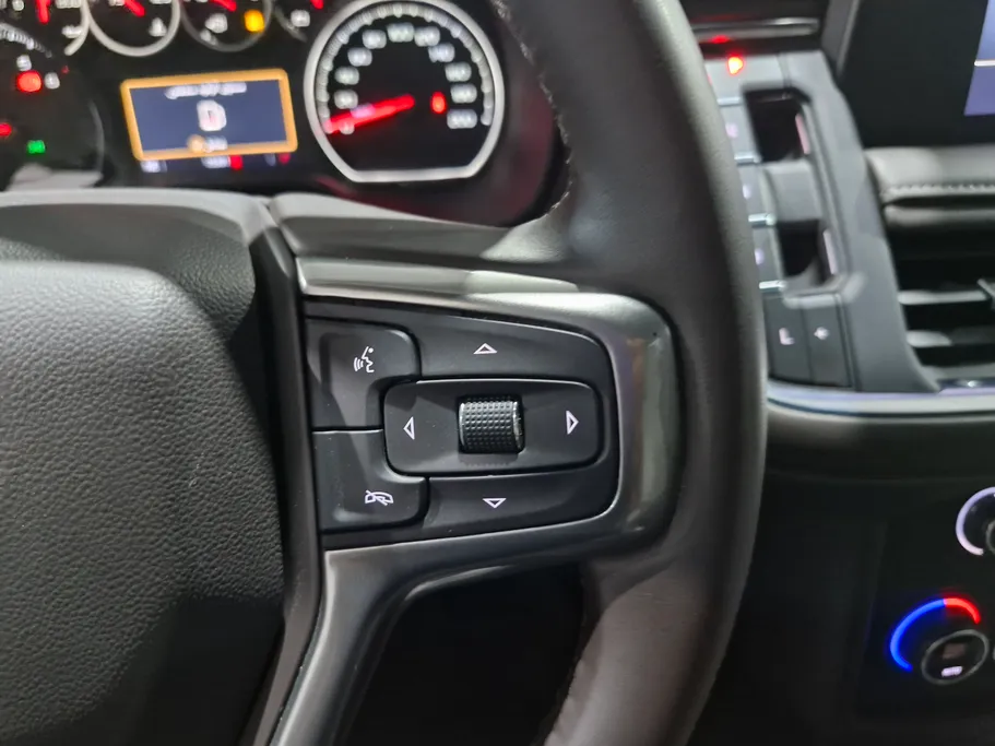 2023 Chevrolet Suburban LS 