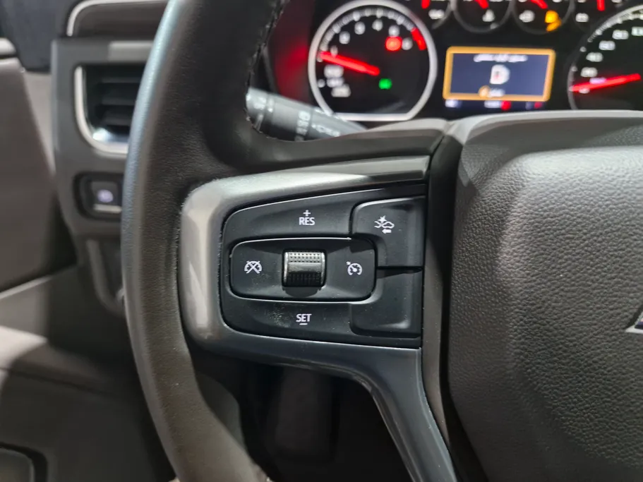 2023 Chevrolet Suburban LS 