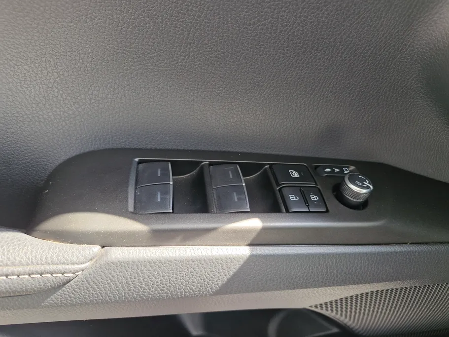 2025 Toyota Camry  E Plus HEV 