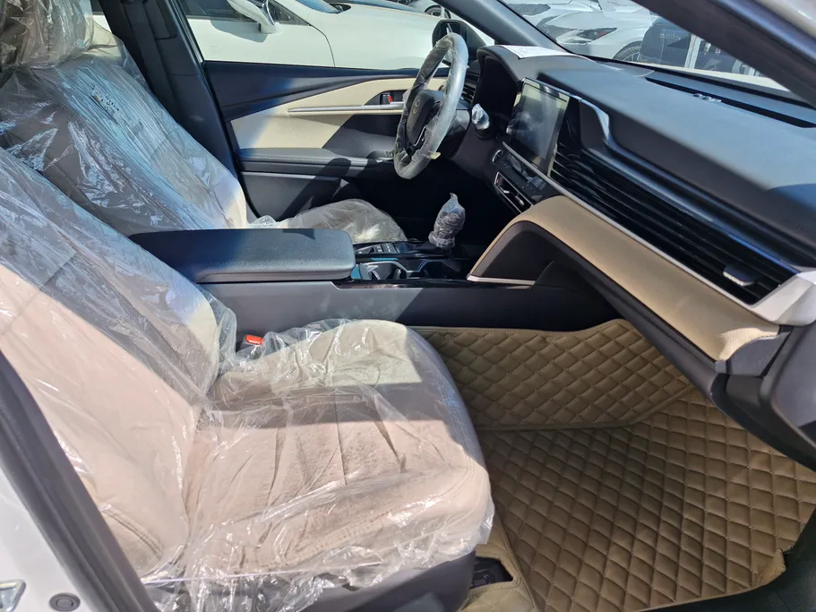 2025 Toyota Camry  E Plus HEV 