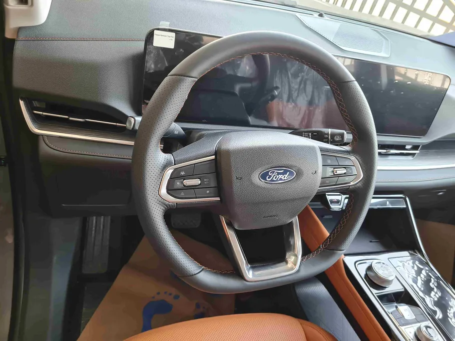 فورد تريتوري تيتانيوم 2026 