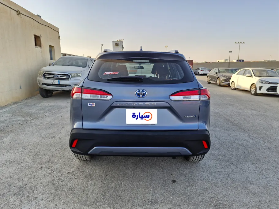 تويوتا كورولا كروس XLE HEV 2024 
