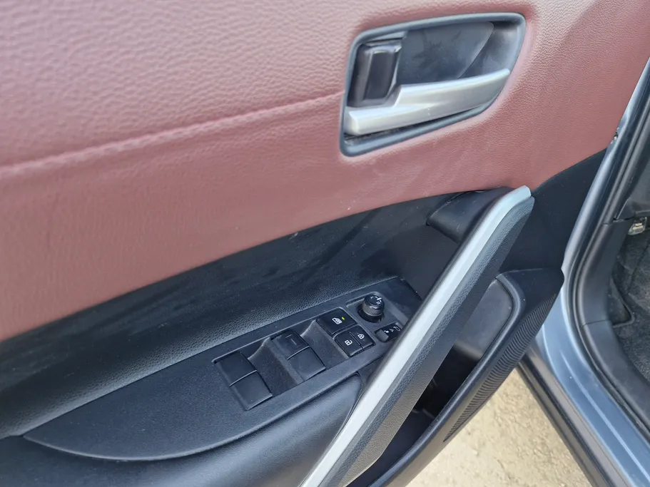 تويوتا كورولا كروس XLE HEV 2024 