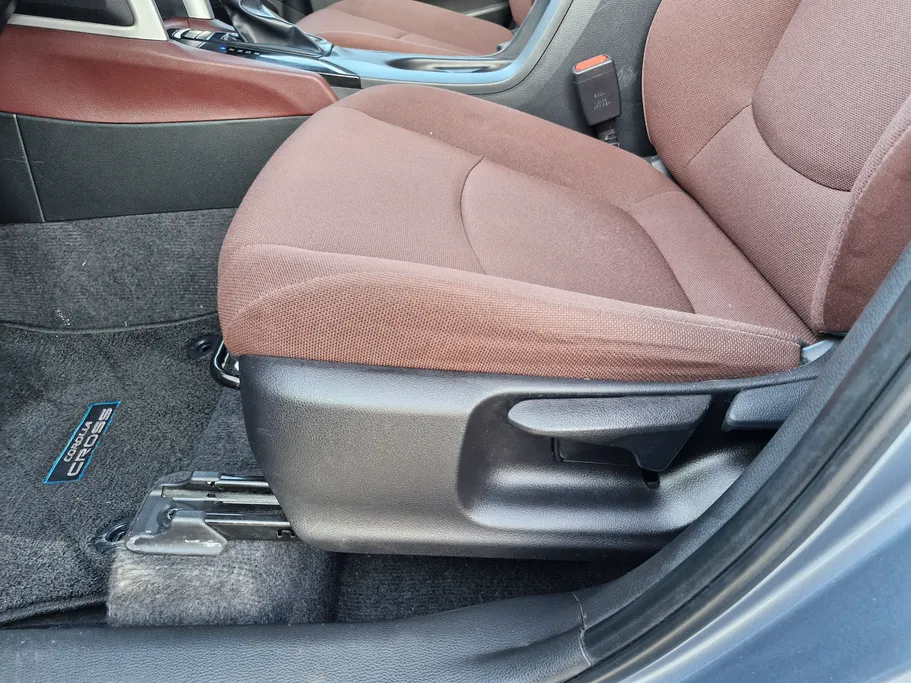 تويوتا كورولا كروس XLE HEV 2024 