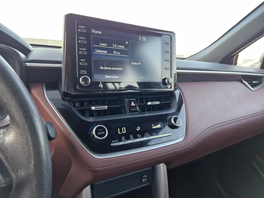 تويوتا كورولا كروس XLE HEV 2024 