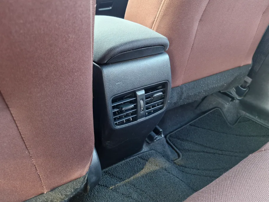 تويوتا كورولا كروس XLE HEV 2024 