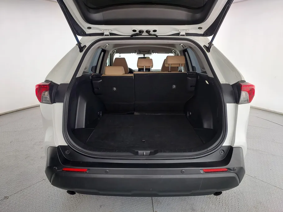 تويوتا راف فور LE 2022 