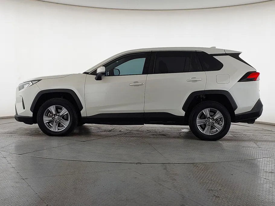 تويوتا راف فور LE 2022 