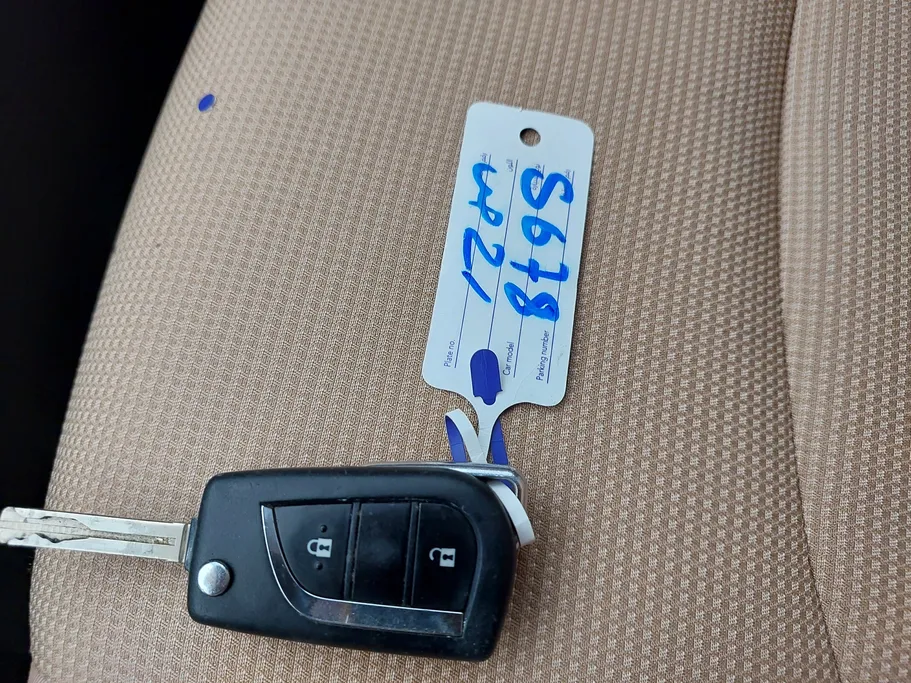 تويوتا راف فور LE 2022 