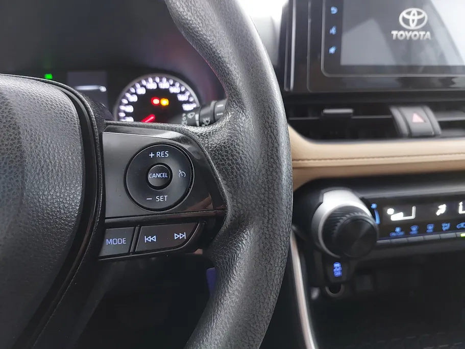 تويوتا راف فور LE 2022 