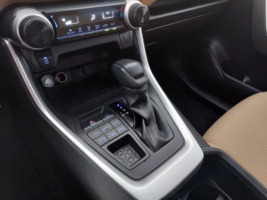 تويوتا راف فور LE 2022 