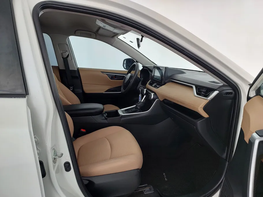 تويوتا راف فور LE 2022 