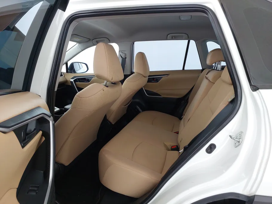 تويوتا راف فور LE 2022 