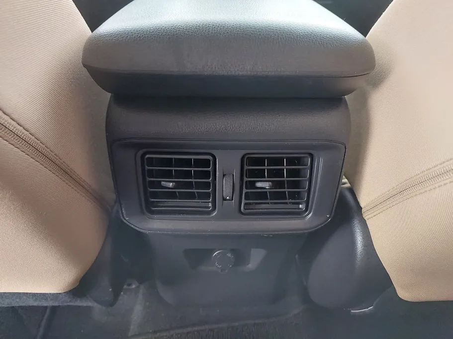 تويوتا راف فور LE 2022 