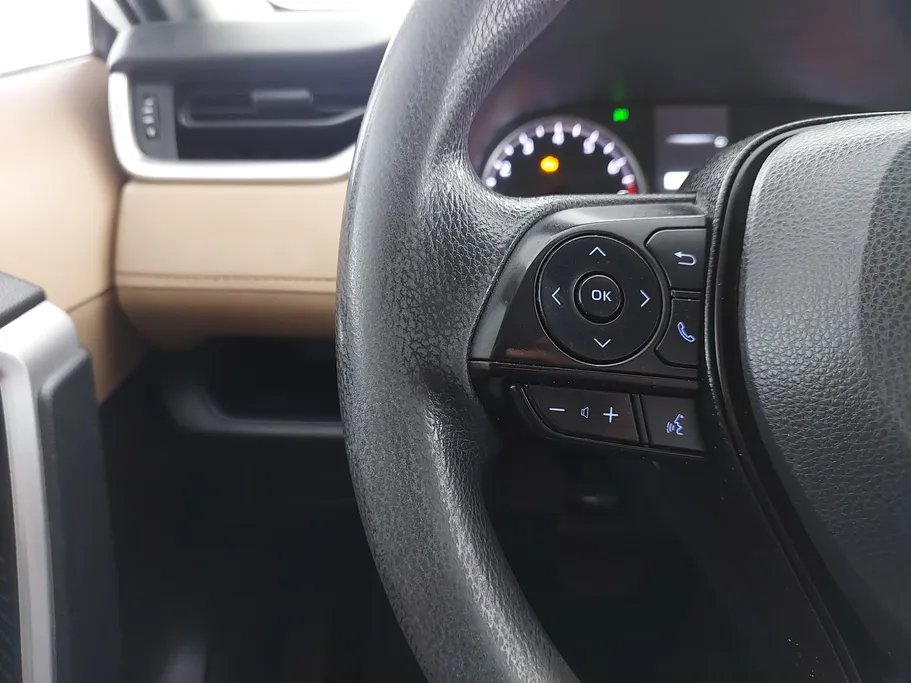 تويوتا راف فور LE 2022 