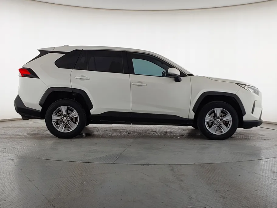 تويوتا راف فور LE 2022 